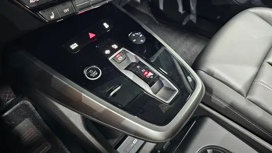 Audi Q4 e- (F4) 40 2023 9