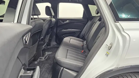Audi Q4 e- (F4) 40 2023 11
