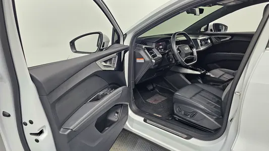 Audi Q4 e- (F4) 40 2023 10