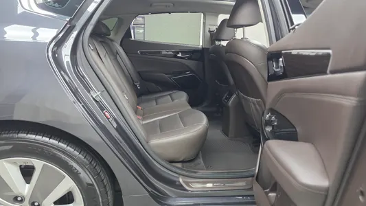 Kia K7 2017 11