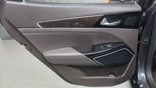 Kia K7 2017 25
