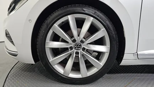 Volkswagen 아테온 2.0 TDI 2022 4
