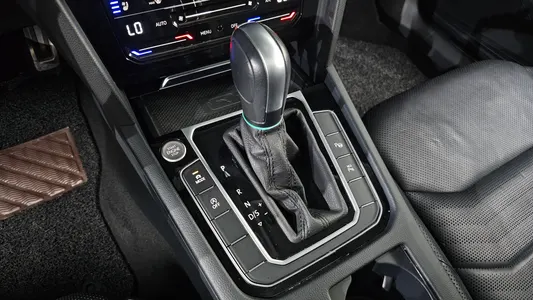 Volkswagen 아테온 2.0 TDI 2022 8