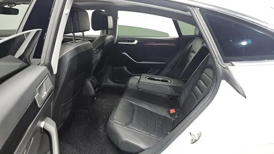 Volkswagen 아테온 2.0 TDI 2022 11