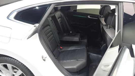 Volkswagen 아테온 2.0 TDI 2023 11