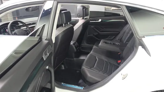 Volkswagen 아테온 2.0 TDI 2023 12