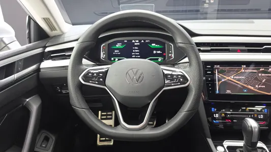 Volkswagen 아테온 2.0 TDI 2023 13