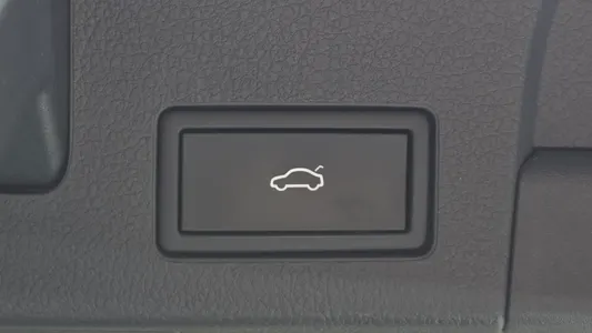 Volkswagen 아테온 2.0 TDI 2023 16