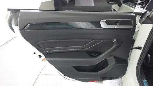 Volkswagen 아테온 2.0 TDI 2023 25