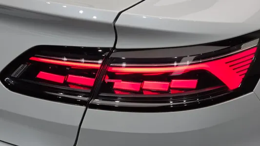 Volkswagen 아테온 2.0 TDI 2023 23