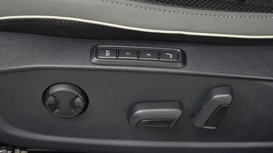 Volkswagen 아테온 2.0 TDI 2023 31