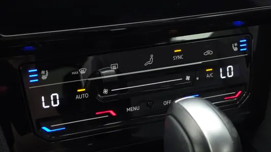 Volkswagen 아테온 2.0 TDI 2023 30
