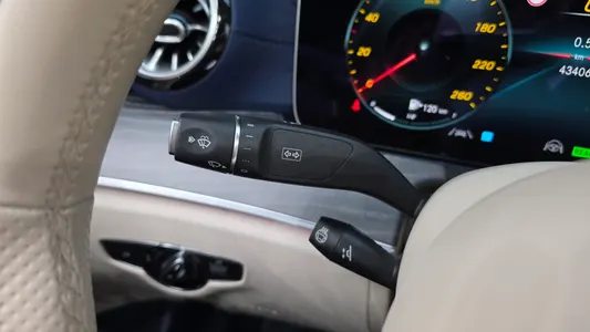 Mercedes-Benz E-Class W213 E450 4MATIC 2023 32