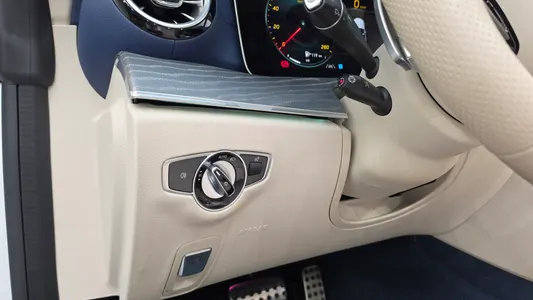 Mercedes-Benz E-Class W213 E450 4MATIC 2023 37