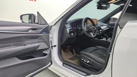 BMW 6 Series GT (G32) 620d M 2024 26