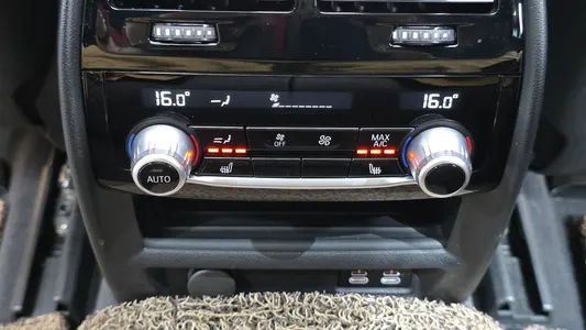 BMW 6 Series GT (G32) 620d M 2024 33