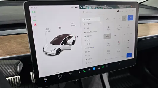 Tesla 3 AWD 2022 16