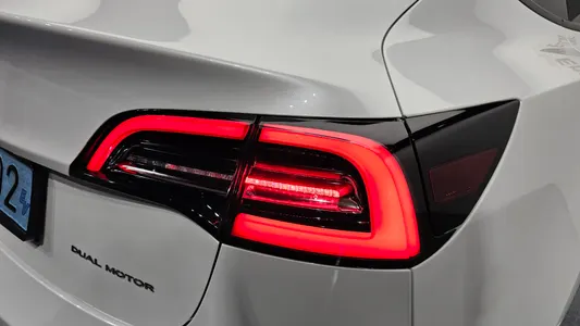 Tesla 3 AWD 2022 24