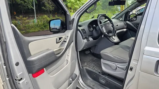 Hyundai Grand Starex 2011 10