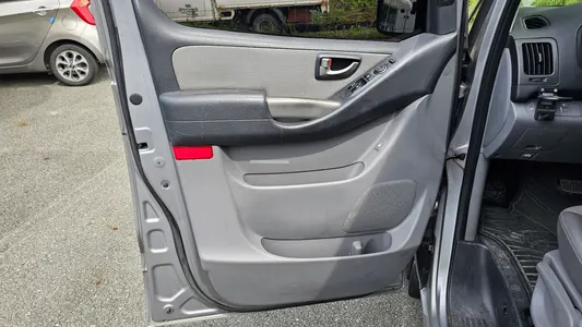 Hyundai Grand Starex 2011 24