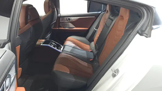 BMW 8 Series (G15) M850i xDrive 2023 11