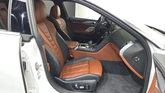 BMW 8 Series (G15) M850i xDrive 2023 26