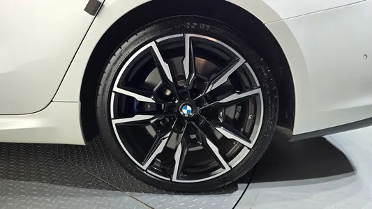 BMW 8 Series (G15) M850i xDrive 2023 21