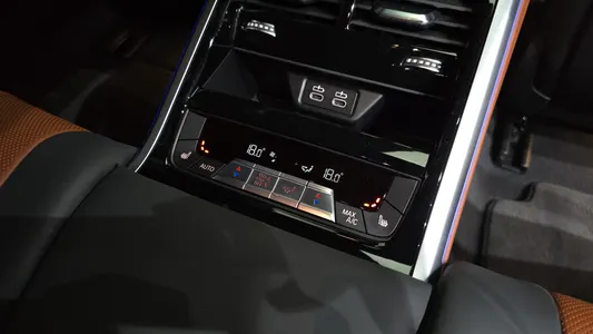 BMW 8 Series (G15) M850i xDrive 2023 31
