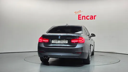 BMW 3 Series (F30) 320d 2018 4