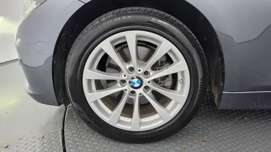 BMW 3 Series (F30) 320d 2018 5