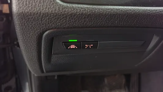BMW 3 Series (F30) 320d 2018 12