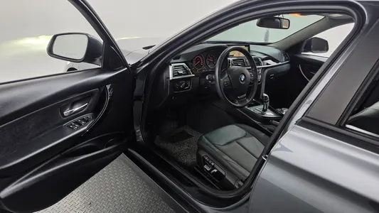 BMW 3 Series (F30) 320d 2018 10