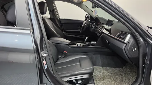 BMW 3 Series (F30) 320d 2018 26