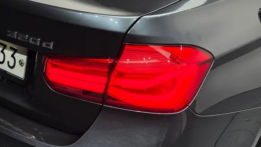 BMW 3 Series (F30) 320d 2018 23