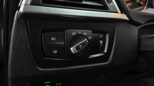 BMW 3 Series (F30) 320d 2018 28