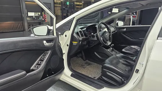 Kia K3 2013 10