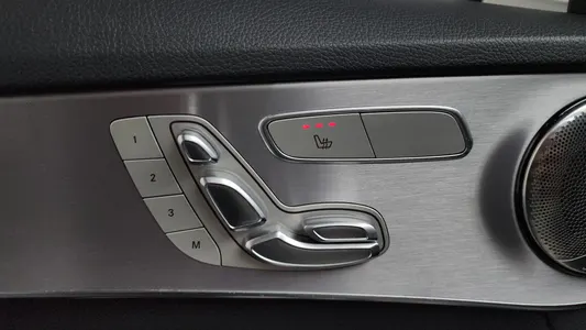 Mercedes-Benz C-Class W205 C300e 4MATIC AMG Line 2020 31