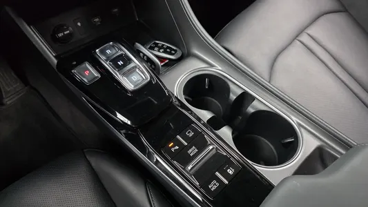 Hyundai (DN8) 2.0 2022 9