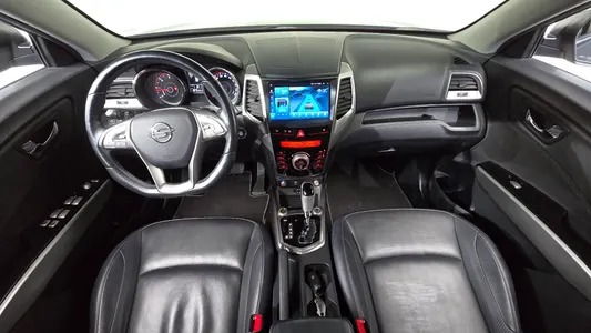 KG Mobility Tivoli LX 2WD 2015 7