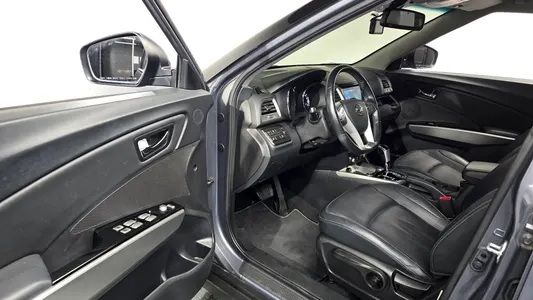 KG Mobility Tivoli LX 2WD 2015 10