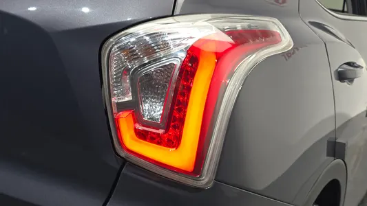 KG Mobility Tivoli LX 2WD 2015 23