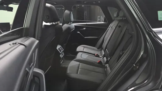 Audi Q5 (FY) 40 TDI 2022 26