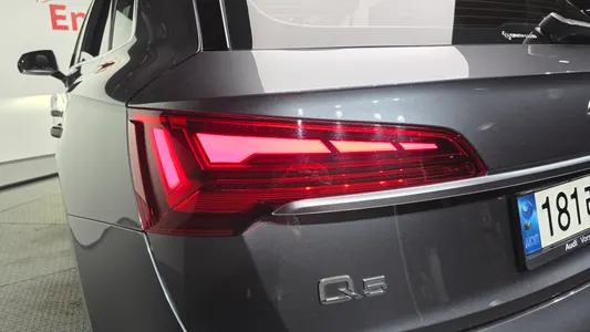 Audi Q5 (FY) 40 TDI 2022 23