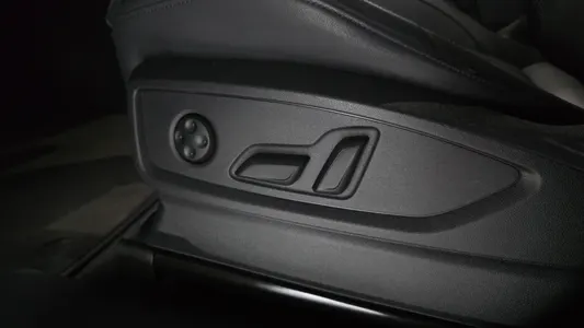 Audi Q5 (FY) 40 TDI 2022 33