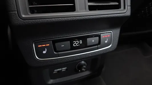 Audi Q5 (FY) 40 TDI 2022 29