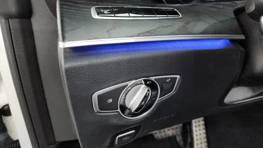 Mercedes-Benz E-Class W213 E220d 2018 30