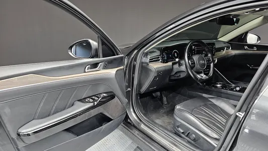 Kia K5 3 1.6 2021 10