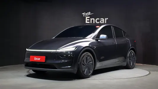 Tesla Y AWD 2026