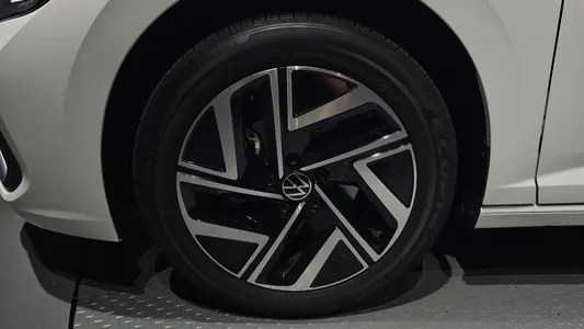 Volkswagen 7 1.5 TSI 2024 5