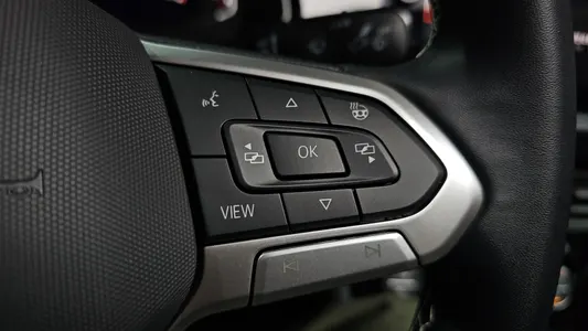 Volkswagen 7 1.5 TSI 2024 31